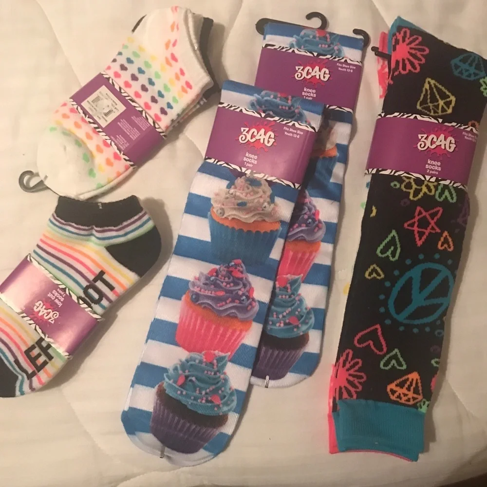🧦 Lot of 8 Pairs of Girls Socks